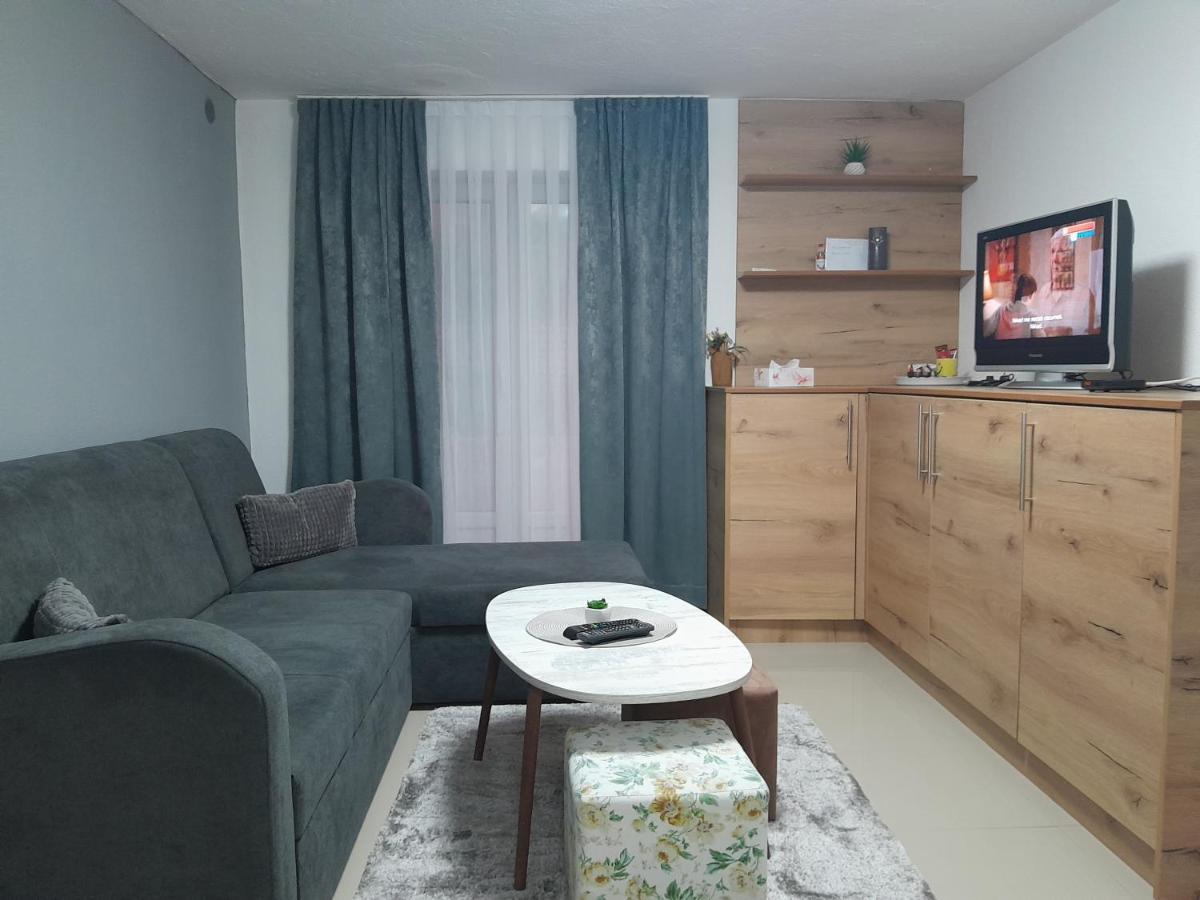 Apartmani Bet Gradacac 1 Maj Broj 24 Kültér fotó